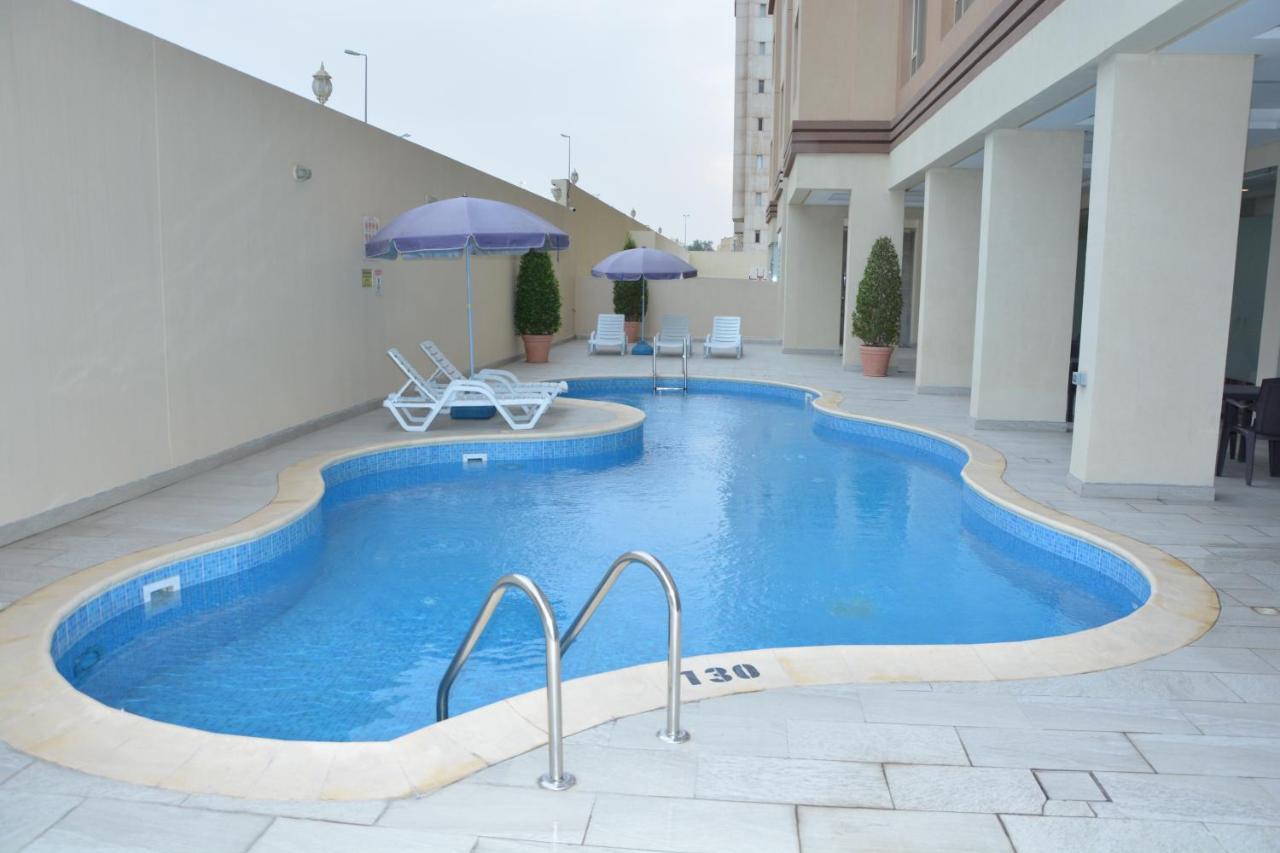 The Lofts Kuwait Fintas Hostel Kuwait City Exterior foto